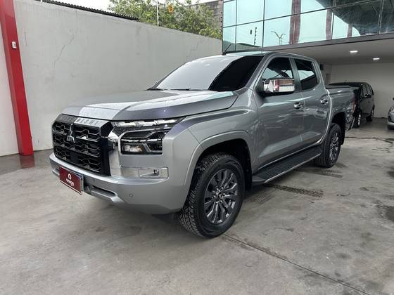MITSUBISHI TRITON 2.4 BITURBO DIESEL CD HPE-S 4X4 AUTOMÁTICO